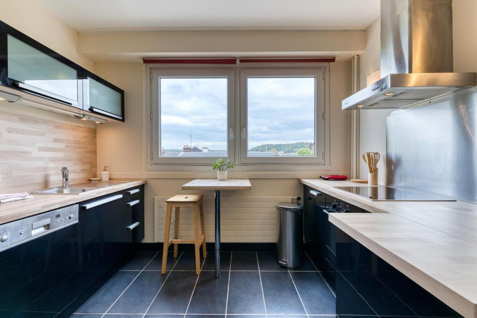 Francoise F5 Avec Parking Apartment Rouen Exterior photo